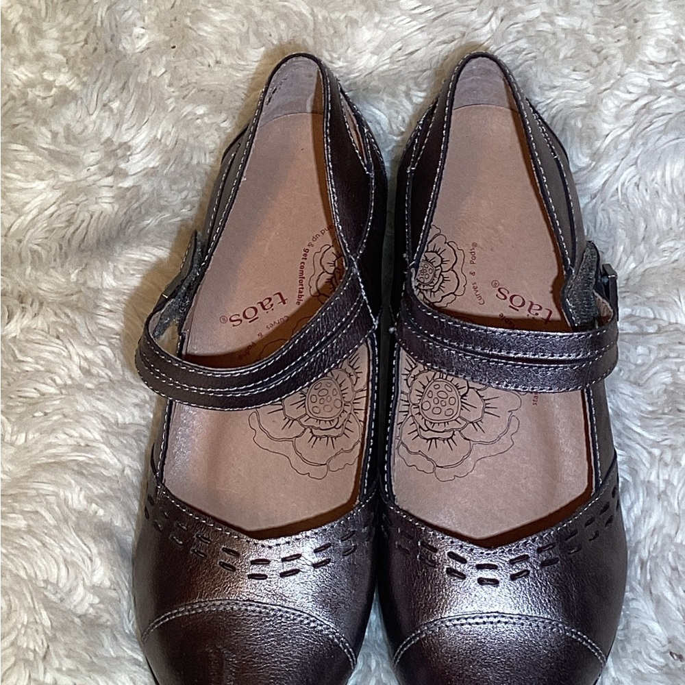 Taos Heels Women pewter Stunner metallic Leather Mary Jane shoes size 8 - Picture 5 of 7